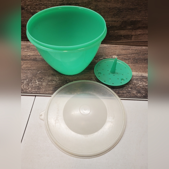 Tupperware Kitchen Vintage Tupperware Crispit Green Lettuce Keeper